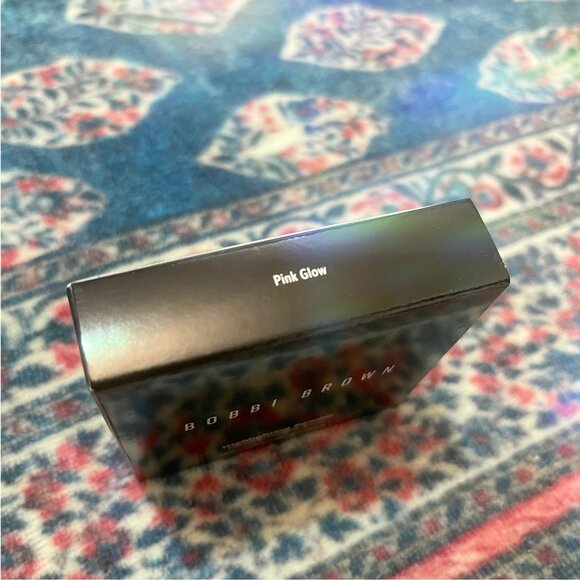 Bobbi Brown Highlighting Powder *BNIB* color- Pink Glow - Picture 3 of 4